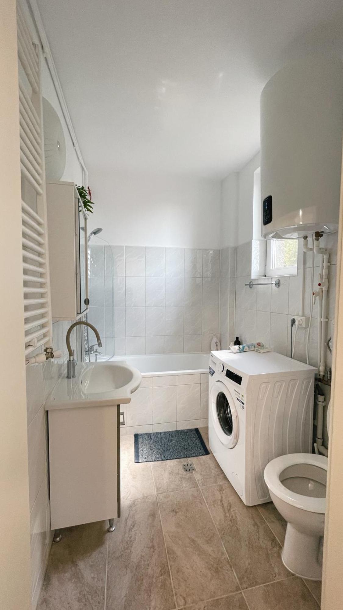 Pinkfluid - Charming Studio In Prime Location Bucarest Esterno foto