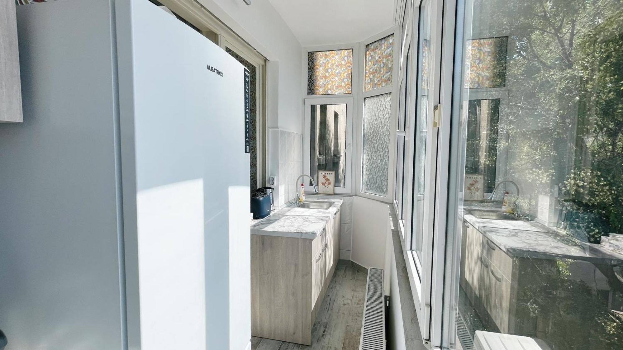 Pinkfluid - Charming Studio In Prime Location Bucarest Esterno foto